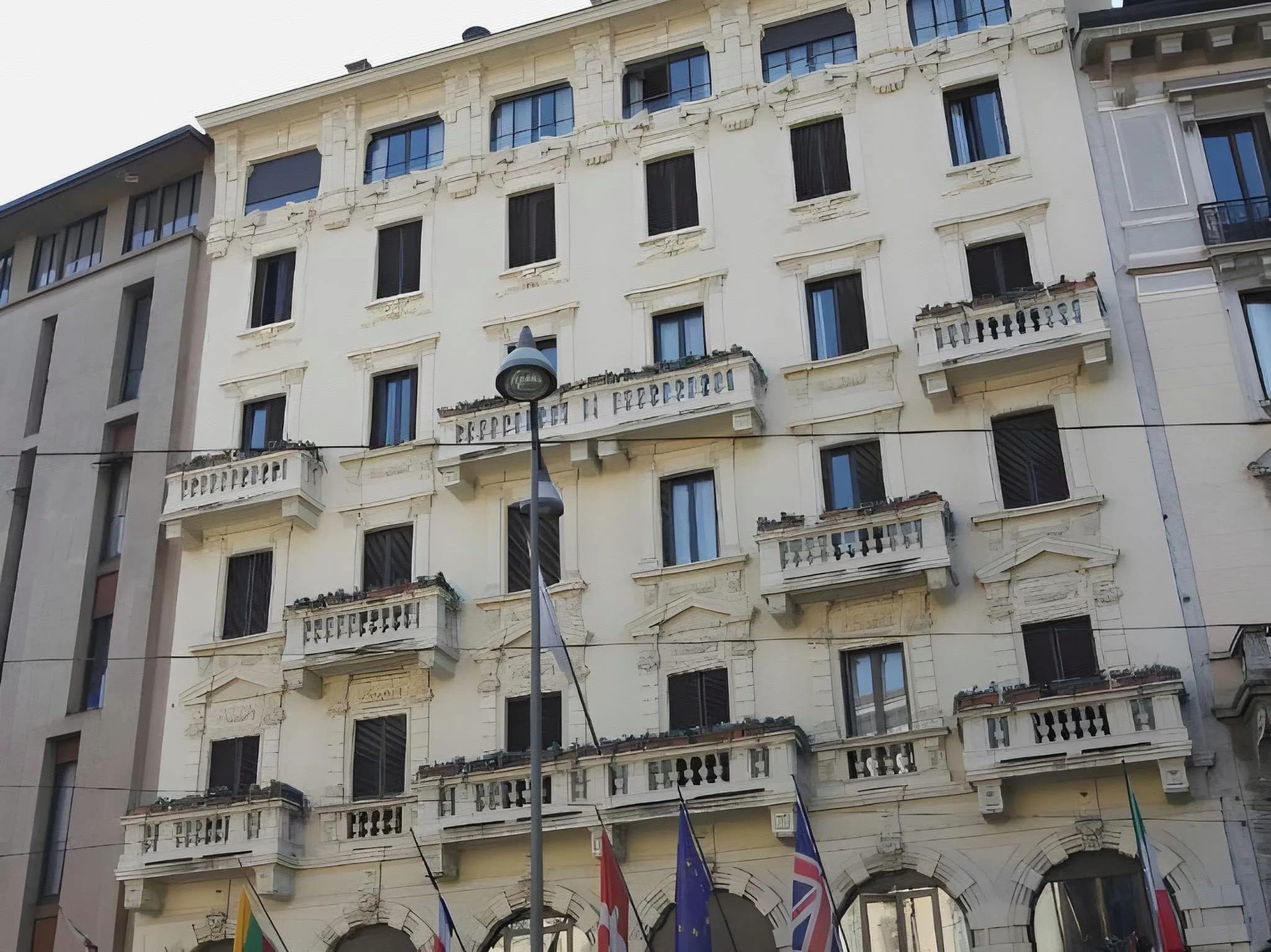 Mokinba Hotels King