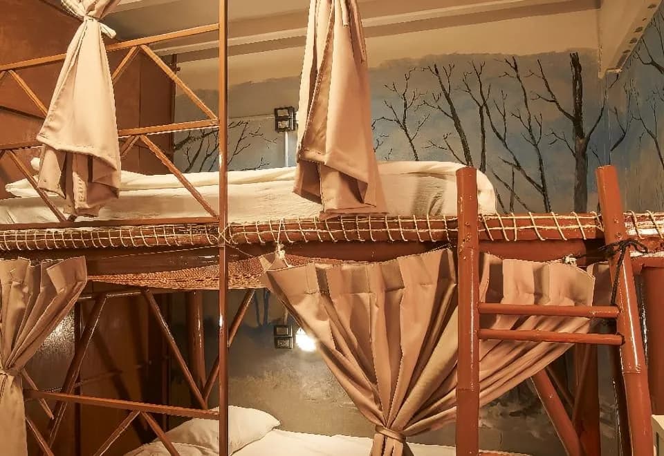 Happiness Community Wake & Bake Hostel