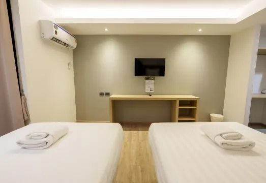 Prom Hotel