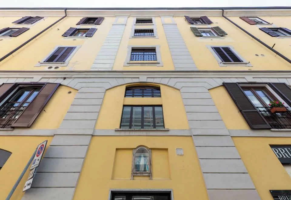 Forcella Fashion District