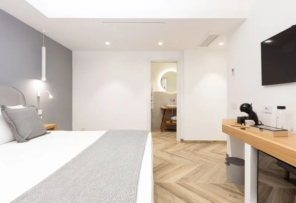 Syrrenton Home