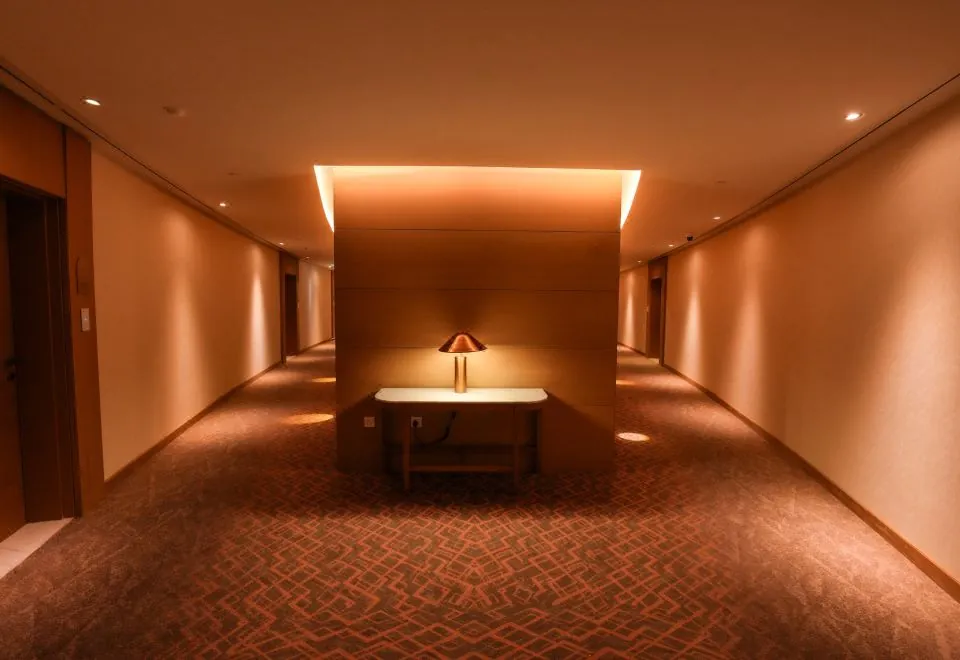 Hilton Dubai Creek Hotel & Residences