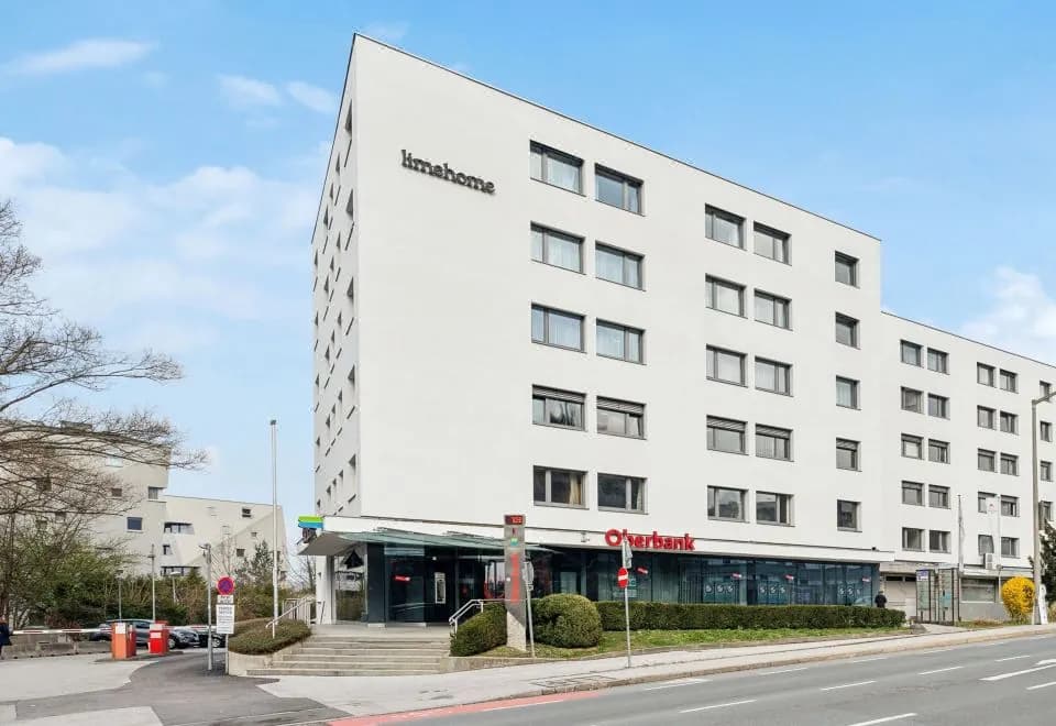 limehome Salzburg Sterneckstr.