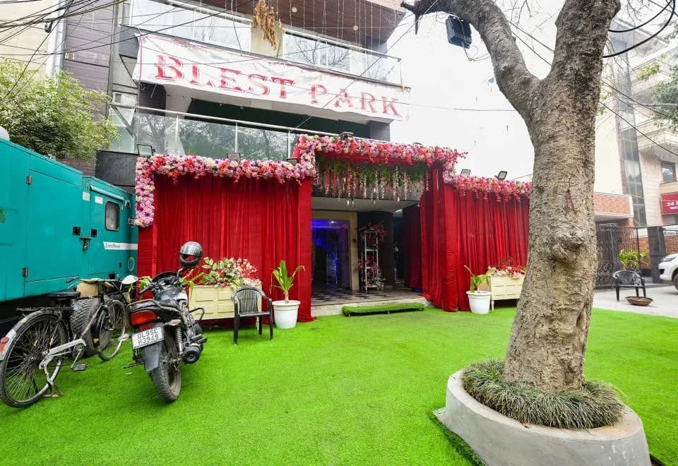 FabHotel Prime Blest Park