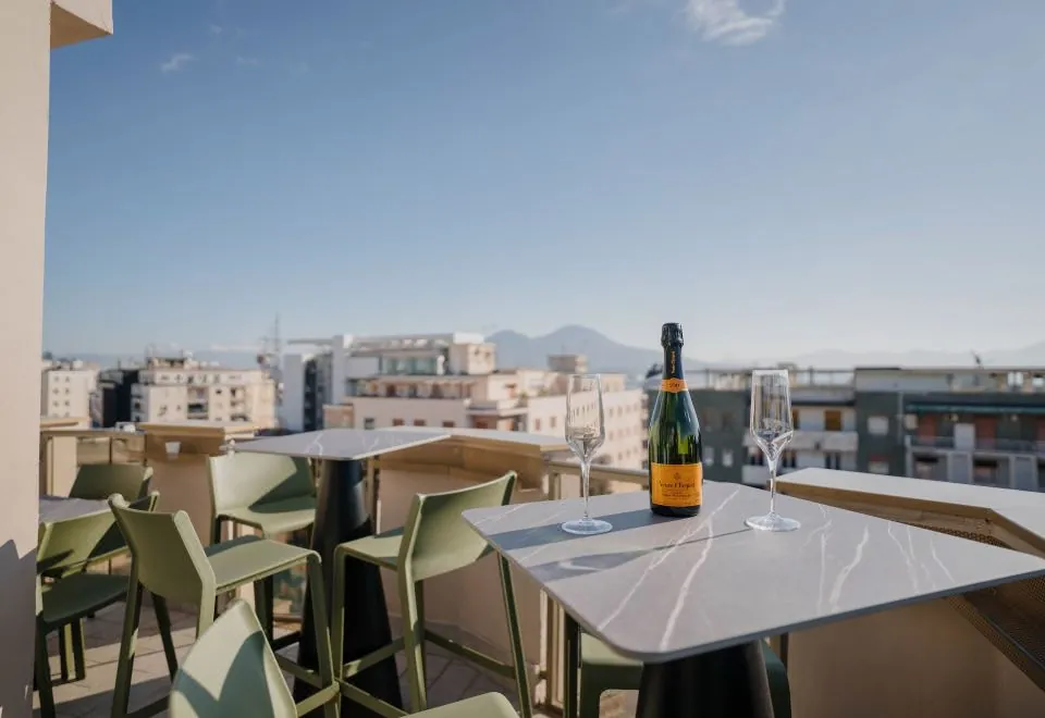 POETICA BOUTIQUE SKY HOTEL