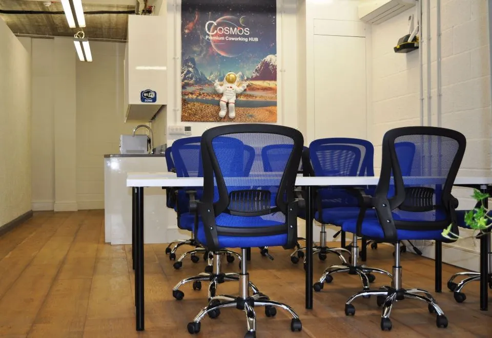 Cosmos capsule coworking London