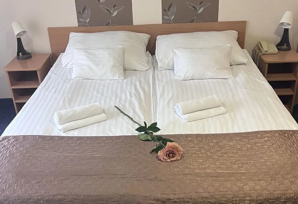 Hotel Rose City