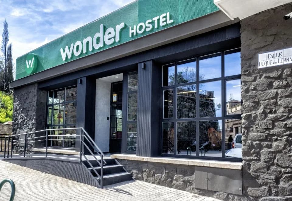 Wonder Hostel