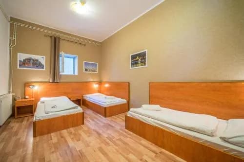 Easy Star Hotel