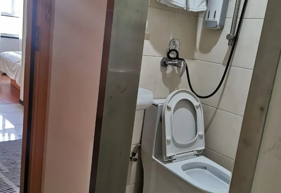 Zsmart Hotel (Shanghai South Railway Station Xuhui Stadium Subway Station)