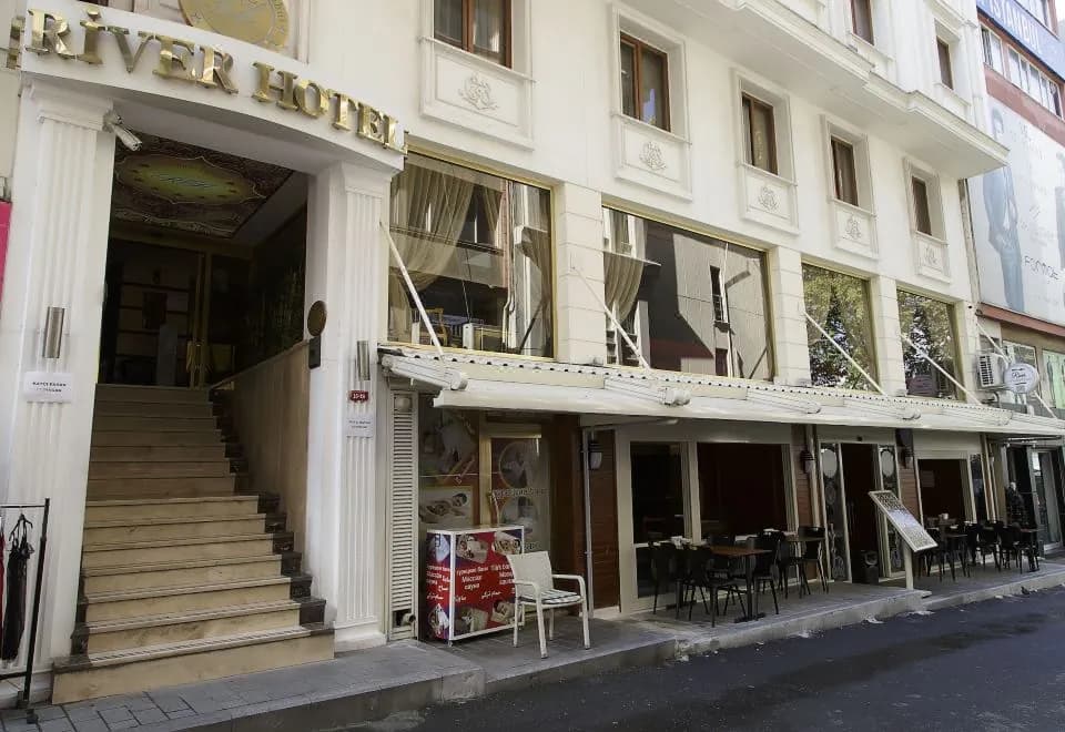 Istanbul River Hotel