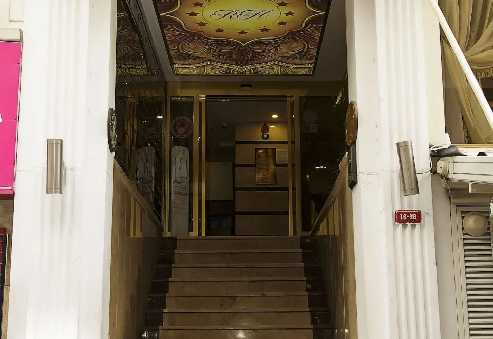 Istanbul River Hotel
