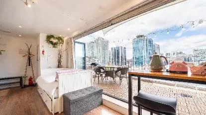 Myeongdong Artmonstay