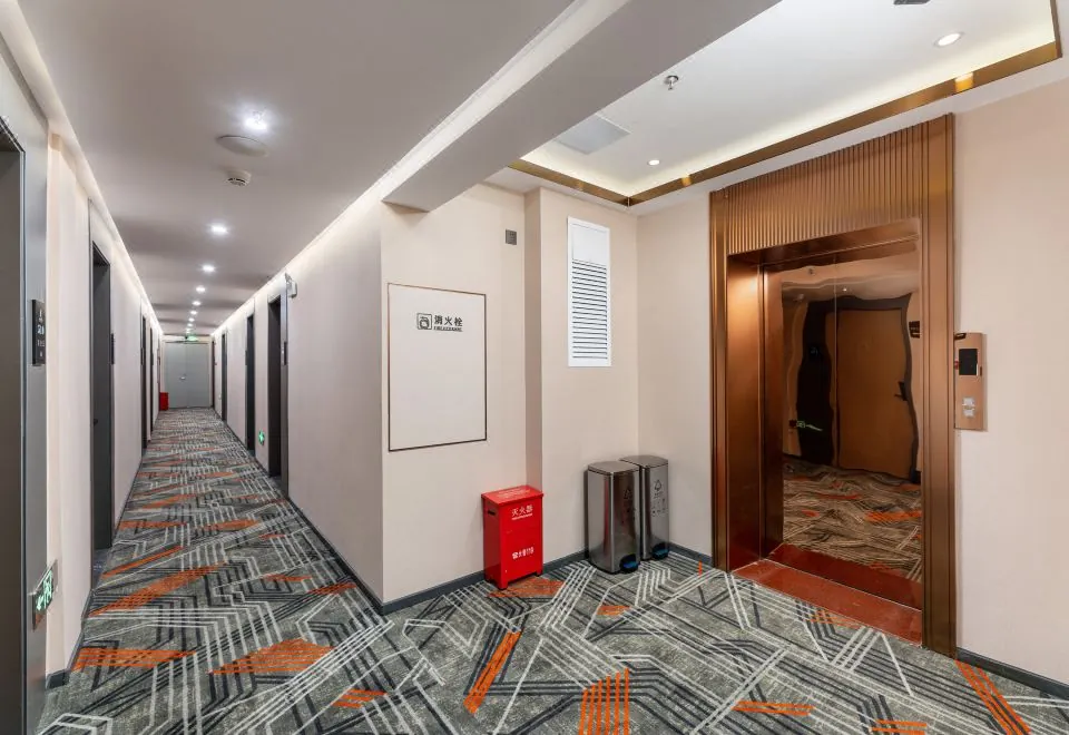 Yushe Apartment (Guangzhou Tachigang Subway Station)