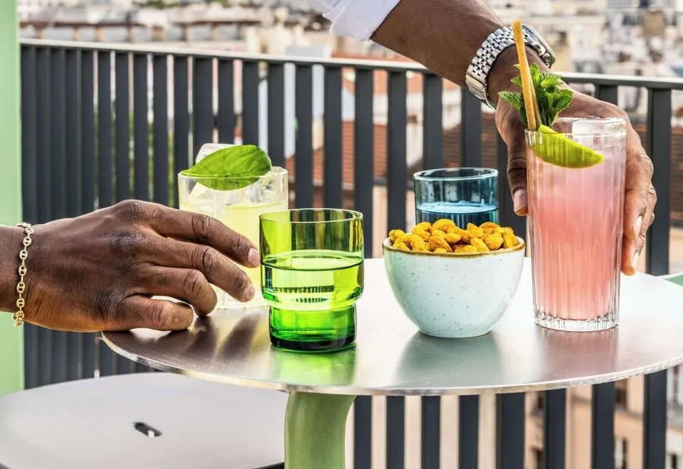 TRIBE Paris Clichy
