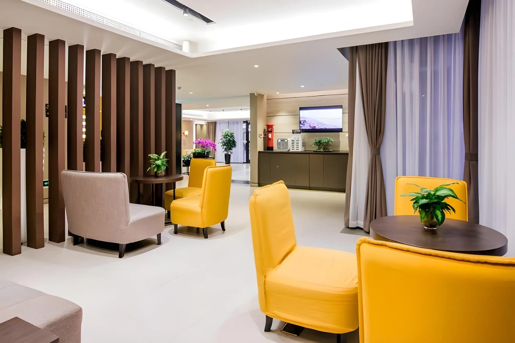 Home Inn Plus (Shanghai Bund Jinling East Road store)