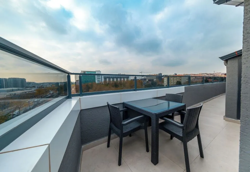 Luxury Life Suites
