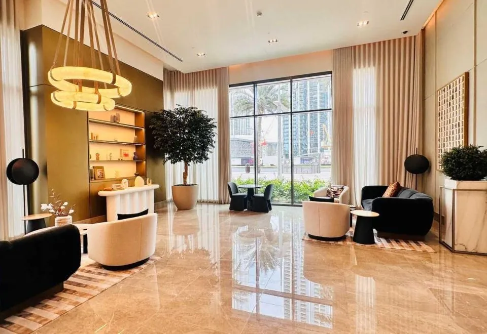 OYO 1350 Home Premium 1-Bed Apt Burj Crown