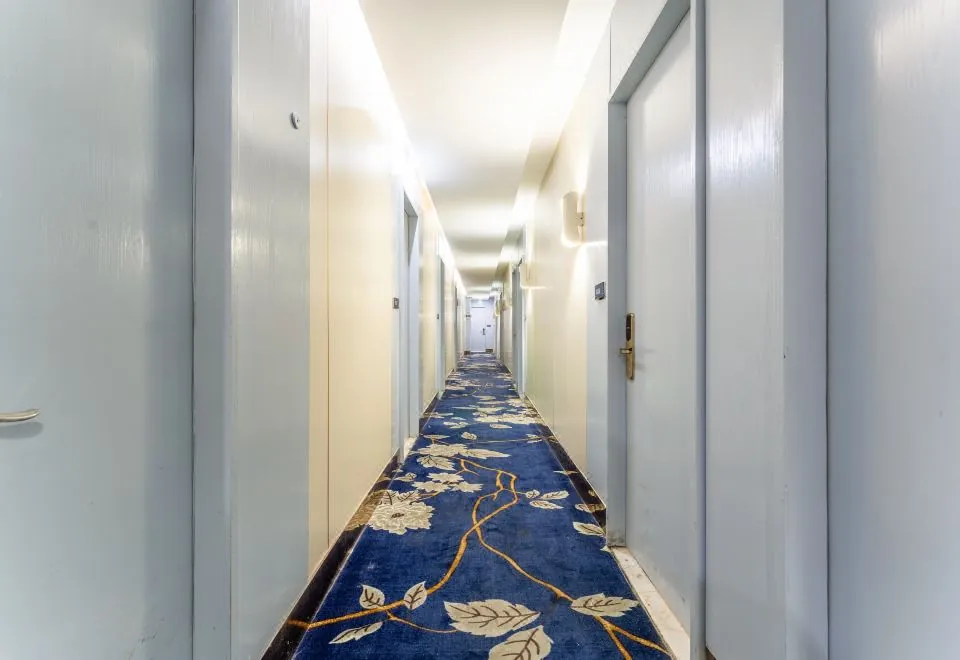 Jitai Hotel (Shanghai Dapu Road)