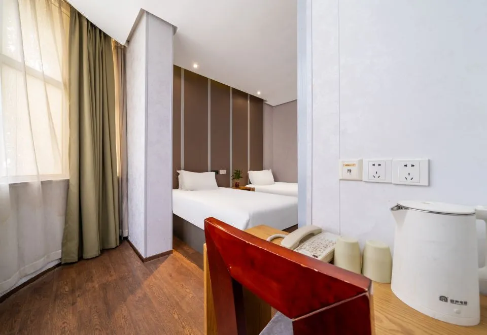 Jitai Hotel (Shanghai Dapu Road)