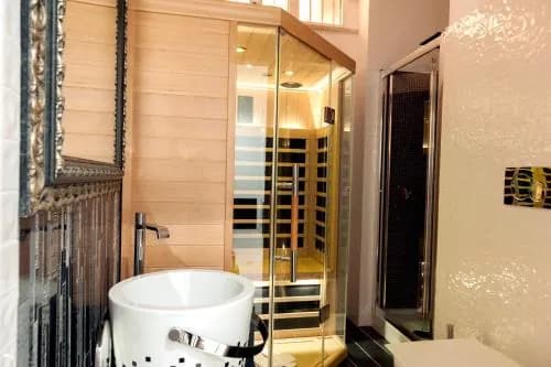 Two Chic Guesthouse