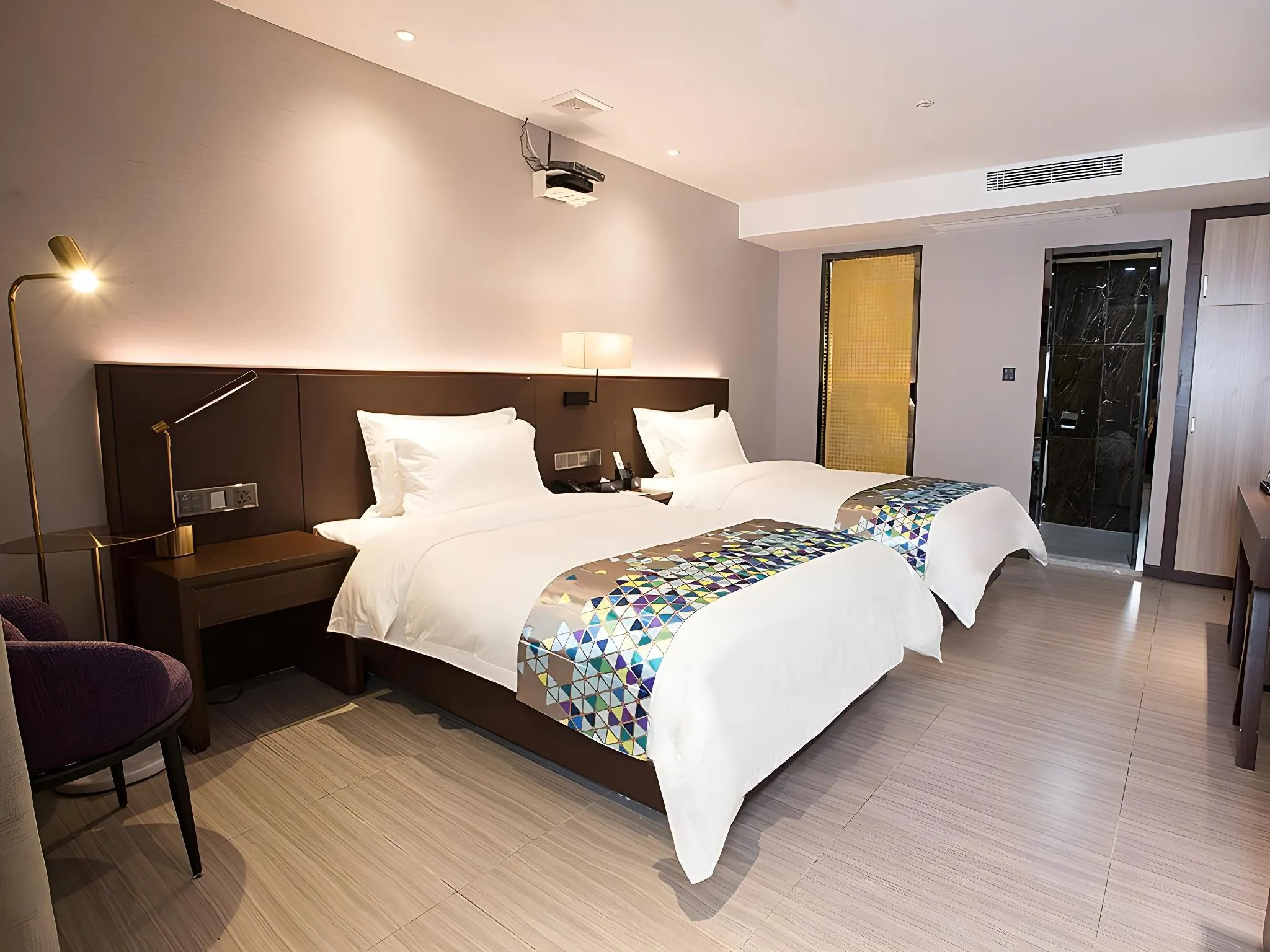 ZMAX Hotel Guangzhou South Dongxiao Nanzhou Metro Station