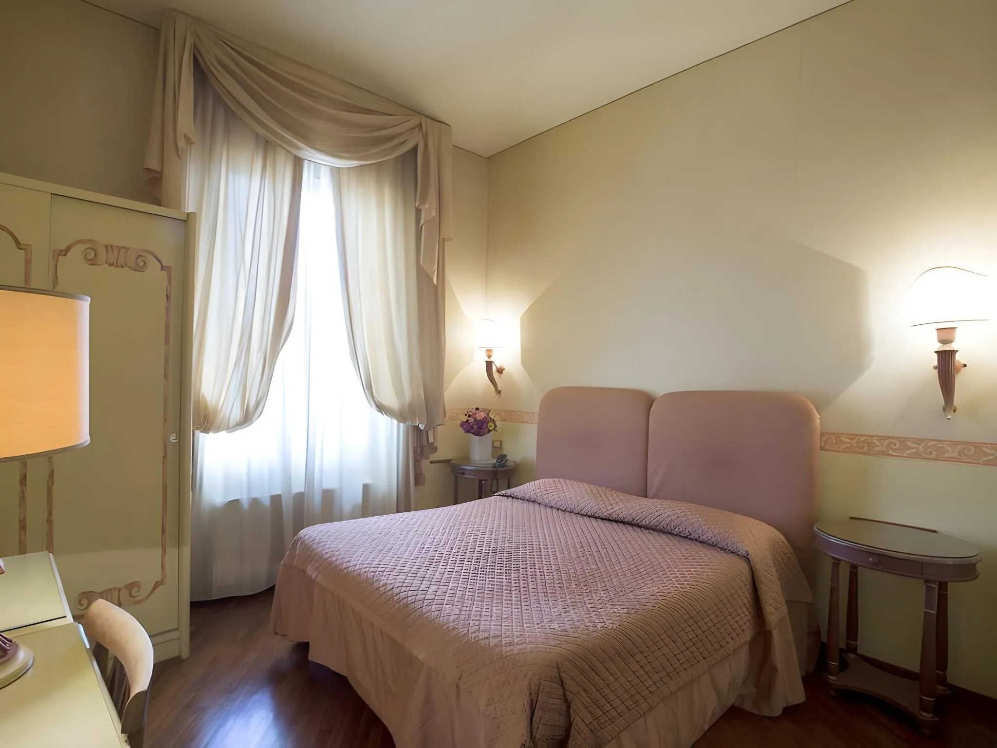 Hotel Aurora
