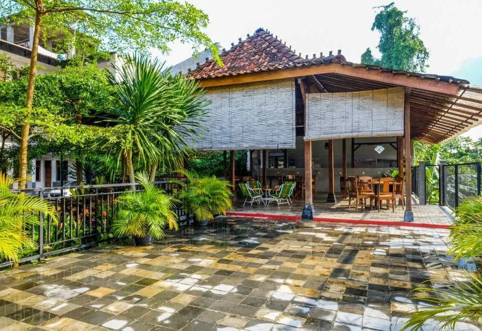 Urbanview Code Riverstay Yogyakarta