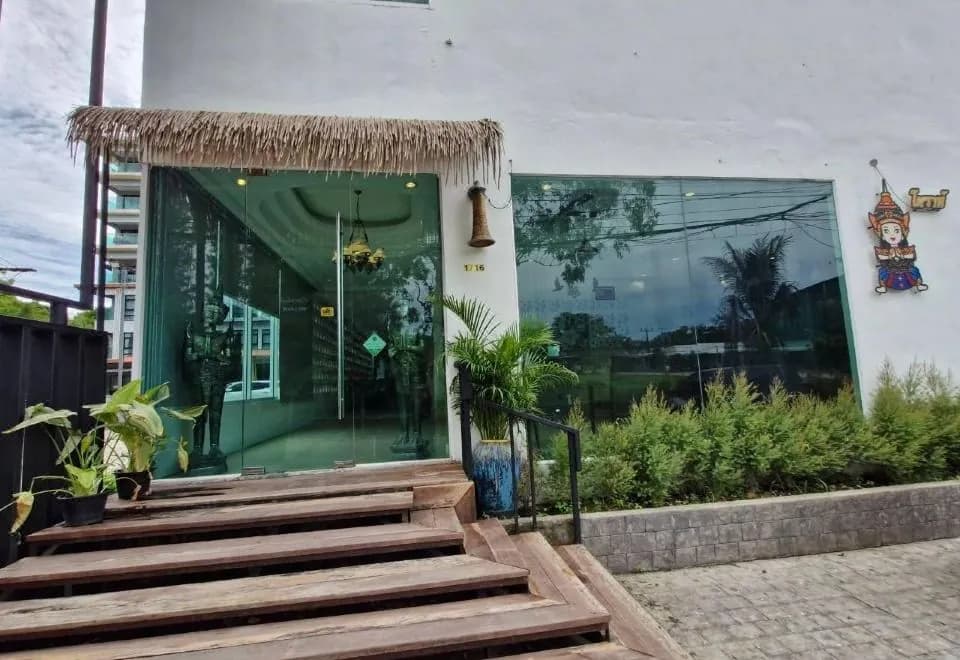 Golden Manora Hotel Bangtao Beach