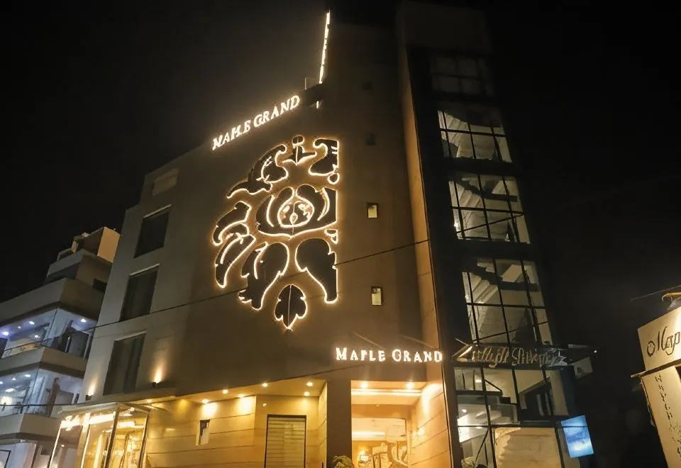Hotel Maple Grand