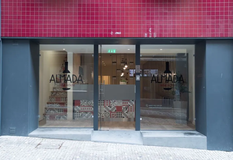 Almada Wine House