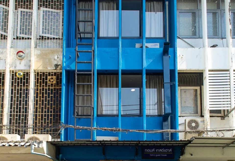 TOM GUESTHOUSE