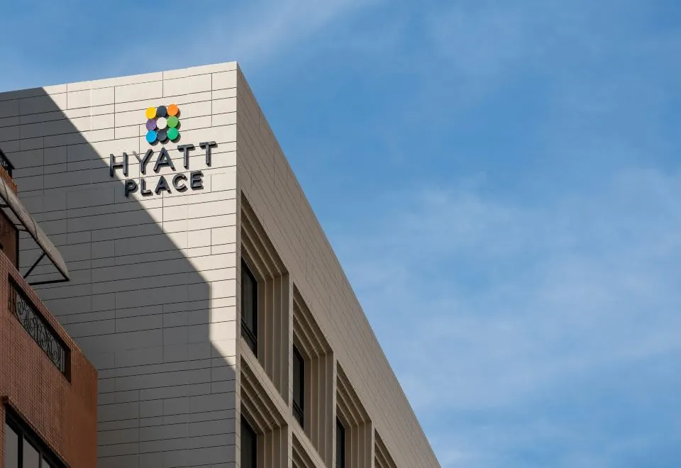 Hyatt Place Bangkok Sukhumvit 1