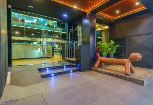 Deco Lux Hotel