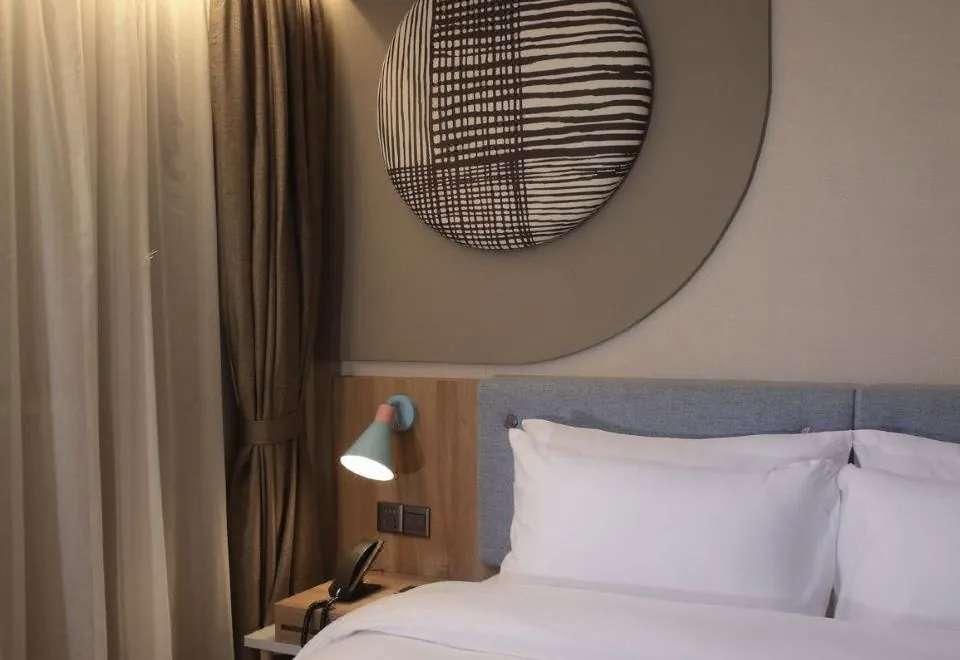 Home·NEO Hotel (Guangzhou Exhibition Center Pazhou Metro Station)