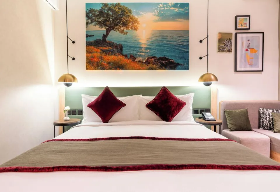 West Walk Retaj Hotel