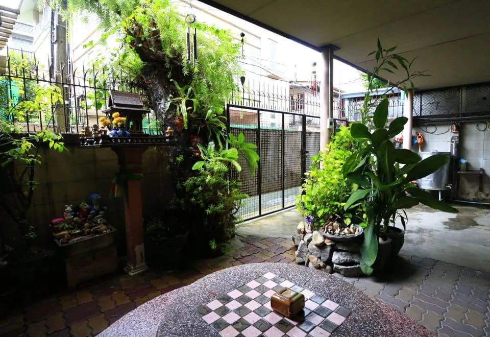 Anurak Guesthouse