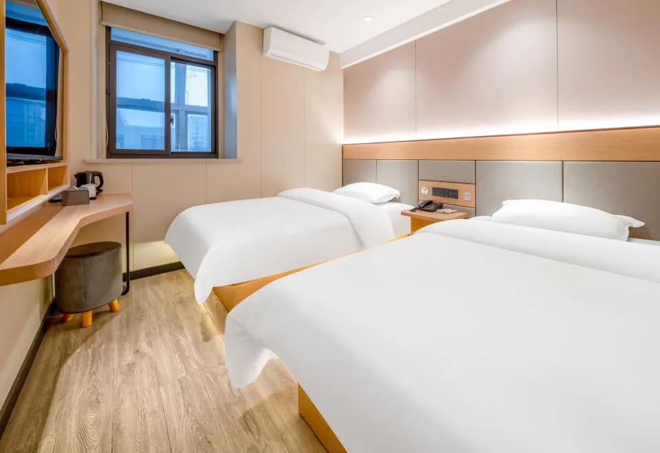 Zsmart Hotel (Shanghai Ningguo Road Subway Station)