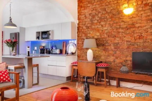 Backup-Powered Art Deco Cottage in de Waterkant