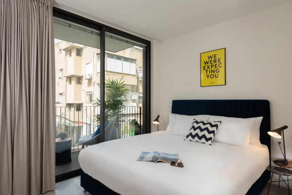 Shenkin Apartments by Master