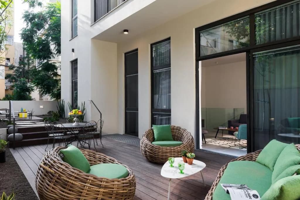 Shenkin Apartments by Master