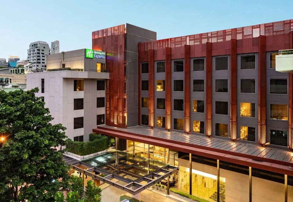 Holiday Inn Express BANGKOK SATHORN by IHG