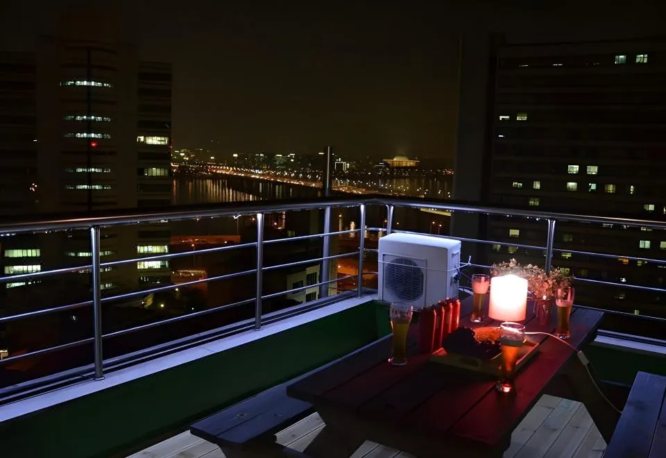 HAN River Residence & Guesthouse