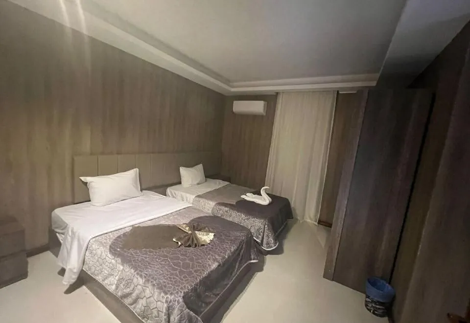 Rotana Palace Suites