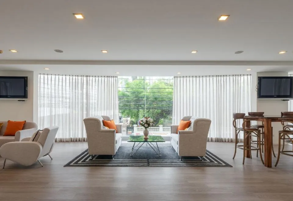 Beverly 33 by Aspira