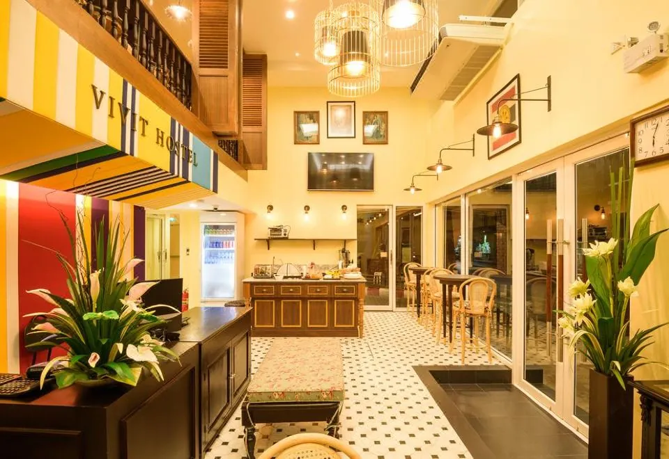 The Promenade Hotel