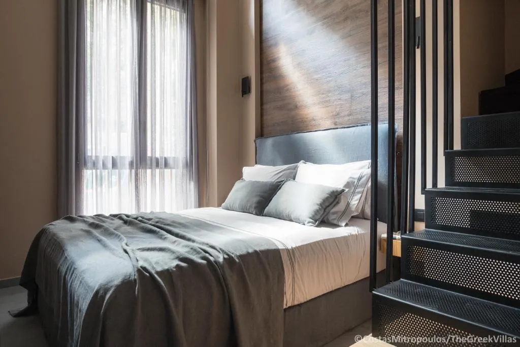 11 Enteka Acropolis Suites