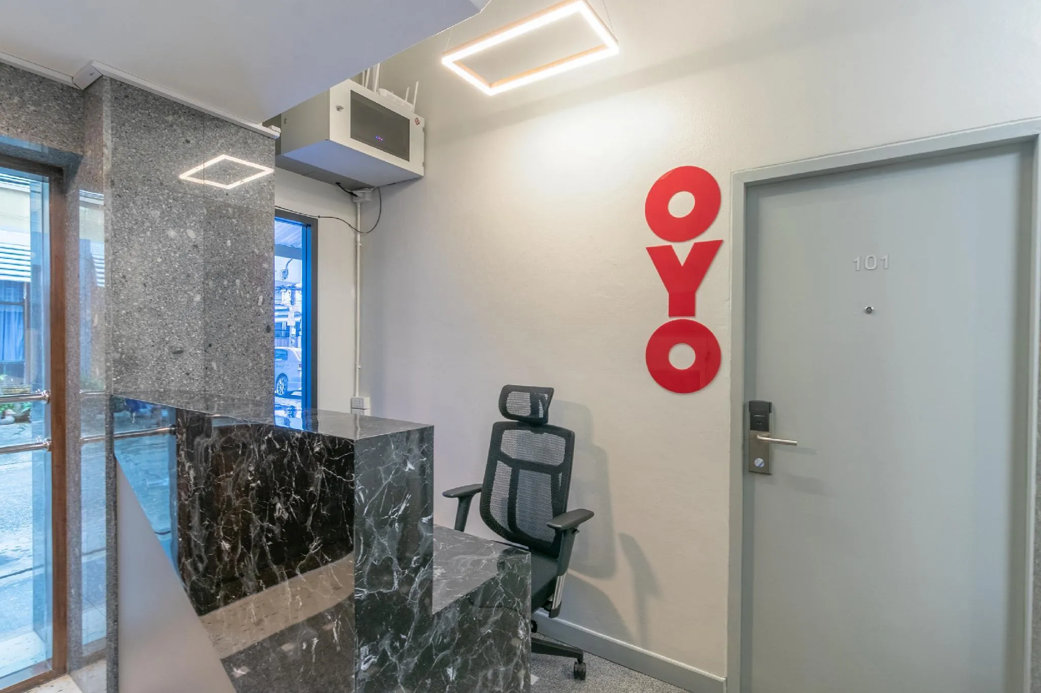 OYO 818 Suksomboon Residence