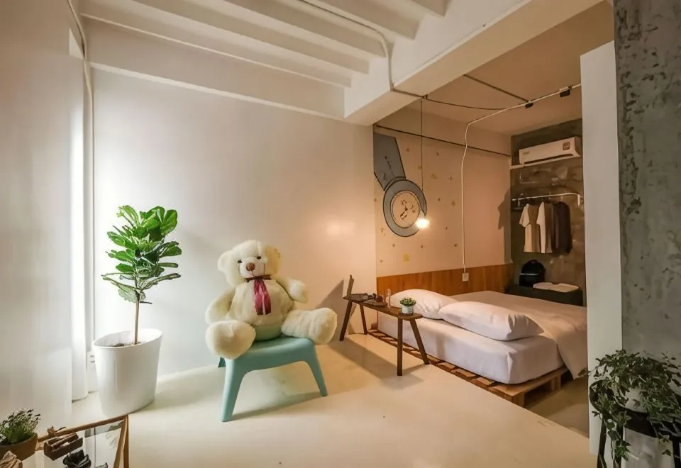 Pastelhouse Hostel