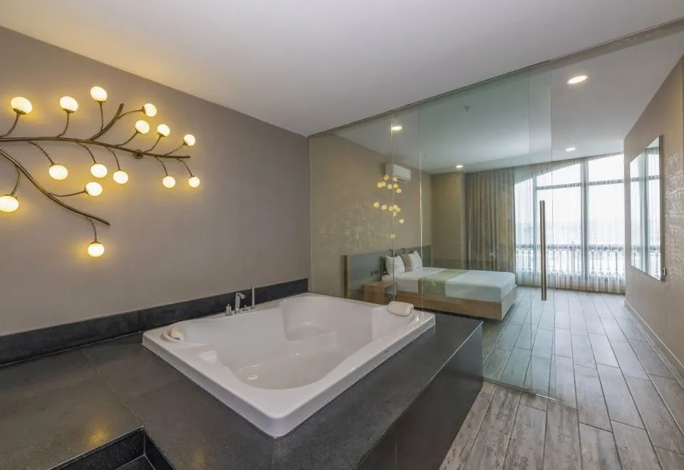 Agora Suites